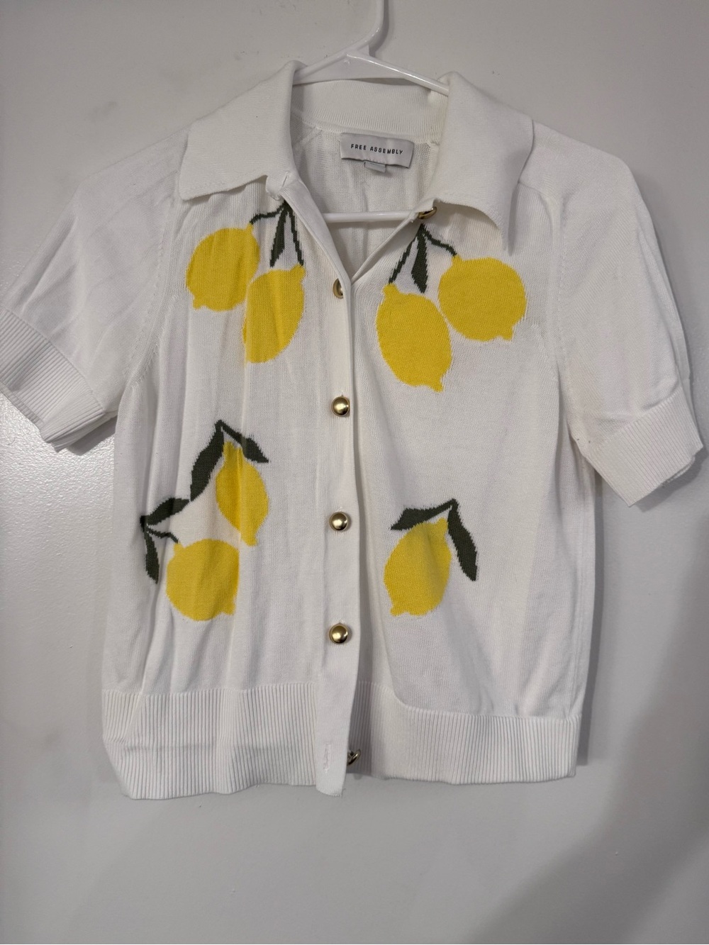Free Assembly White Short-Sleeve Button Cardigan with Yellow Lemon Motif